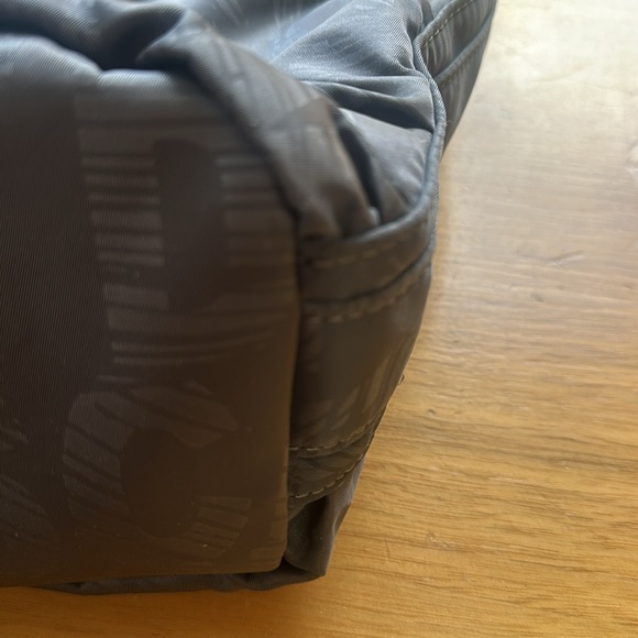Lululemon tote bag with crossbody strap - Picture 4 of 6